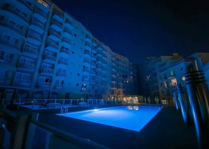 Cozy With Pool Close To The Sea Apartment