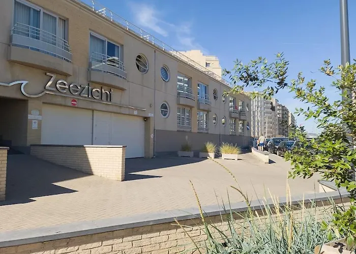 Cozy With Pool Close To The Sea Ostend