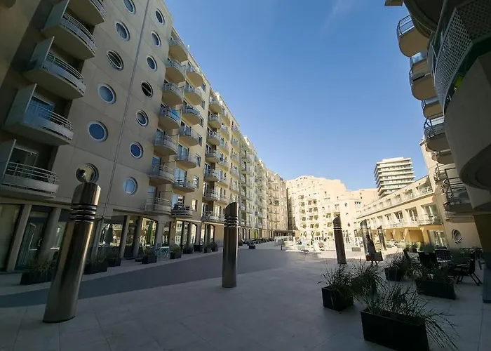 Cozy With Pool Close To The Sea Appartement Oostende